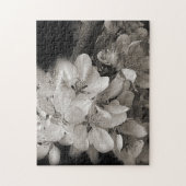 Bloembloesems in zwarte en witte Natuur Legpuzzel (Verticaal)