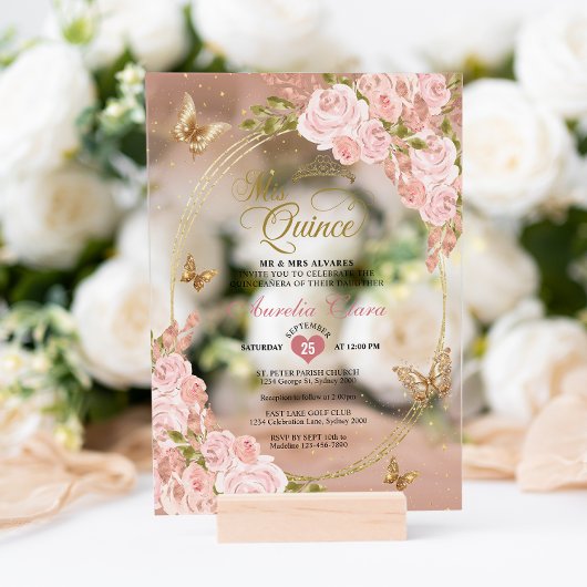Bloemblush roze goud tiara vlinder quinceañera acryl uitnodigingen