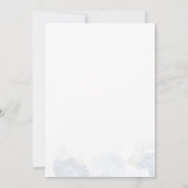 Bloemen 80ste verjaardag Dusty Blue Script Party Kaart (Achterkant)