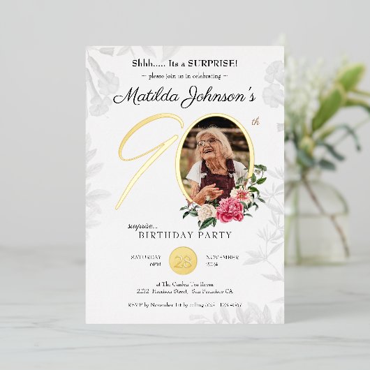 Bloemen 90e Verrassing Verjaardag Chique Botanisch Folie Uitnodiging (Staand Voorkant)