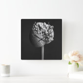 Bloemen | B&W Allium Flower Bud Vierkante Klok (Huis)