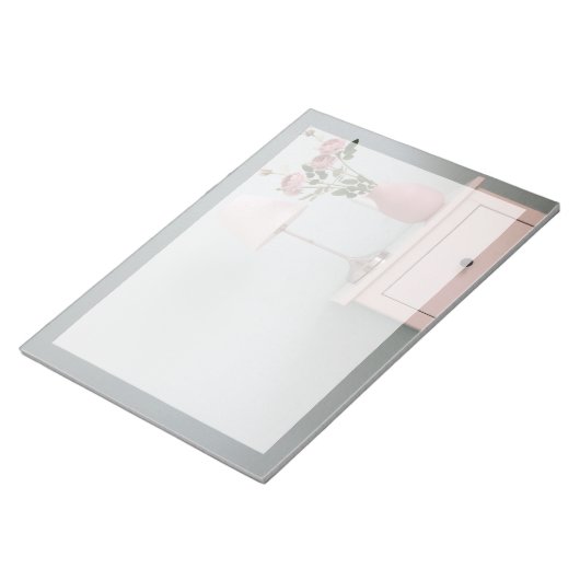 Bloemen | Bleke roze rozen op de nachtstand Notitieblok (Schuin)
