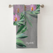 Bloemen Bloom Lila Roze Waterverf Monogrammed Bad Handdoek (Insitu)