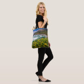 Bloemen boven Sand Dollar Beach Tote Bag (Op model)