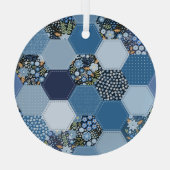 Bloemen, denim patchwork: blauw patroon. glas ornament (Achterkant)