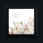 Bloemen Drama Bruiloft Bruidsmeisje Wit ID1022 Cadeaudoosje<br><div class="desc">Deze bruidssuite met weelderige, dramatische bloemen van romig wit tot blush roze, gouden wervelaccenten en prachtige waterverf achtergronden, creëer heeft een elegante, romantische sfeer, die slechts een hint geeft van wat gasten kunnen verwachten op uw grote dag. Dit ontwerp van de giftdoos verstrekt een sjabloon om een naam, de titel...</div>