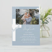 Bloemen Dusty Blue Cross minimalistische doop Kaart (Staand voorkant)