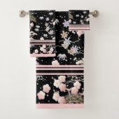 Bloemen Elegant Zwart en Roze Bad Handdoek (Insitu)