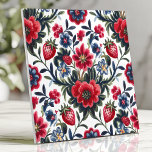 Bloemen en aardbeien folk art patroon tegeltje<br><div class="desc">Verfris uw ruimte met dit levendige,  op volkskunst geïnspireerde ontwerp met ingewikkelde bloemmotieven en charmante aardbeien. De gedurfde rode,  blauwe en groene tinten creëer een levendige en vrolijke esthetiek,  ideaal voor backsplashes,  accentmuren,  of het toevoegen van een vleugje grillige charme aan uw keuken of interieur.</div>