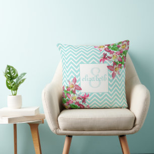 Bloemen en Chevron met Monogram Kussen