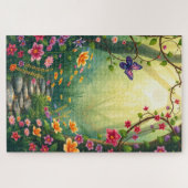 Bloemen en een vlinder in een betoverd regenwoud legpuzzel (Horizontaal)