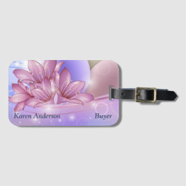 Bloemen en eieren op een kleurrijke pastel achterg bagagelabel