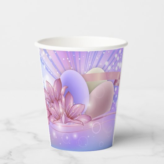 Bloemen en eieren op een kleurrijke pastelachtergr papieren bekers (Voorkant)
