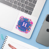 Bloemen en harten Boho Trendy Initiaal Inspirivity Sticker (Laptop met iPhone)