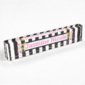 Bloemen en strips naambordje