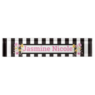 Bloemen en strips naambordje