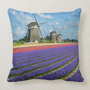 Bloemen en windmolens gooien kussens