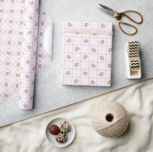 Bloemen Geruite lichtroze achtergrond Cadeaupapier