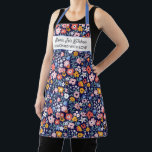 bloemen Grootma's aangepaste keuken tekst voor ma Schort<br><div class="desc">Super schattig platform met een bloempatroon en twee regels aangepaste tekst, voeg de naam van moeder, oma of iemand anders toe, een bedrijfsnaam of verwijder de tekst en rechthoek en kies gewoon het patroon. Ideaal voor verjaardagsgeschenken, Moederdag-geschenken, een platform voor eigenaars van kleine bedrijfjes, restaurants en cafés, boeiende chef-koks, gastvrouw...</div>