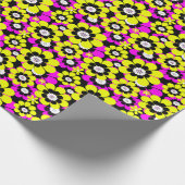 Bloemen heldere neonpatroon karmozijn en gele stro cadeaupapier (Hoek)