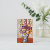 Bloemen in Blauwe en Witte Vaas op Oranje Tafel Visitekaartje (Staand voorkant)