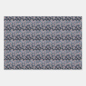 Bloemen in een gloeilamp en vlinder in biseksueel inpakpapier vel (Voorkant)