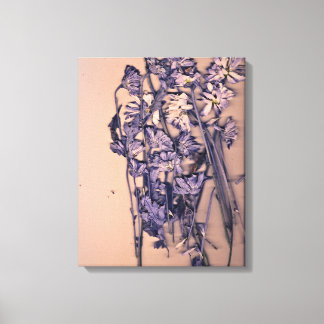 Bloemen in een roze licht canvas afdruk
