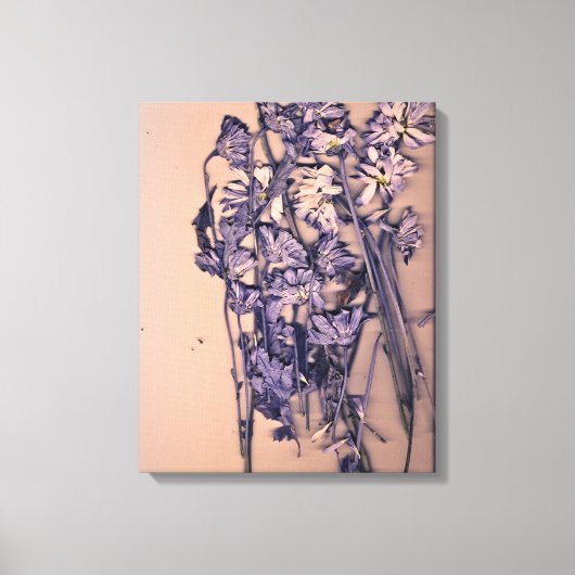 Bloemen in een roze licht canvas afdruk (Voorkant)
