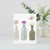 bloemen in glazen flessen . Kleuren pasta Briefkaart (Staand voorkant)