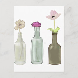 bloemen in glazen flessen . Kleuren pasta Briefkaart