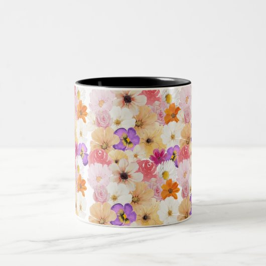 Bloemen in harmonie: een symfonie van kleuren tweekleurige koffiemok (Center)