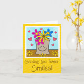 Bloemen in lachende boodschappentas denken aan je kaart (Gele Bloem)