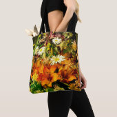 Bloemen in Vase door Frantisek Hladik Tote Bag (Dichtbij)