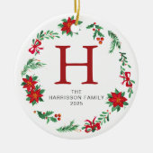 Bloemen Kerst Krans Monogrammed Familie Foto Keramisch Ornament (Voorkant)