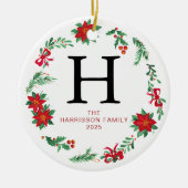 Bloemen Kerst Krans Monogrammed Familie Foto Keramisch Ornament (Voorkant)