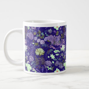 Bloemen met een elegante en mysterieuze sfeer grote koffiekop