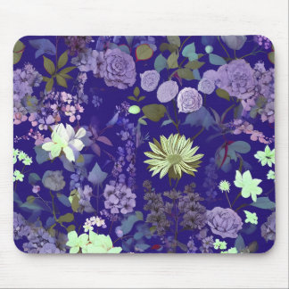 Bloemen met een elegante en mysterieuze sfeer muismat