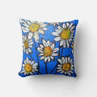 Bloemen met witte pedalen kussen