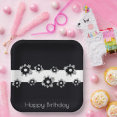 Bloemen met zwart en wit papieren bordje (Feest)