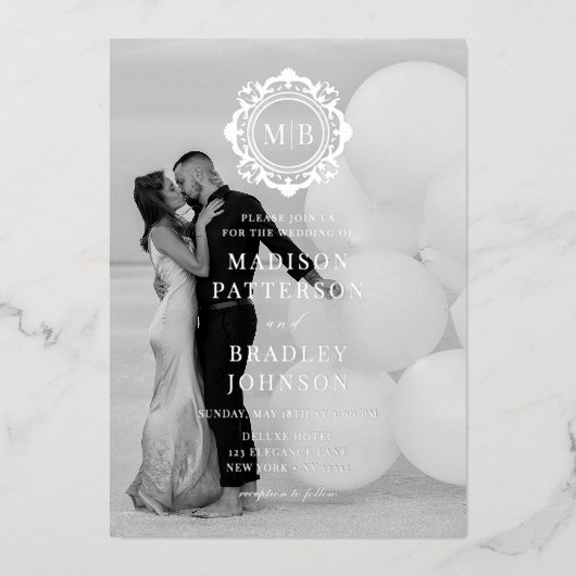  Bloemen Monogram Trouwfoto Elegant Folie Uitnodiging (Voorkant)