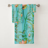 Bloemen op Aqua Blue Striped Background Bad Handdoek (Insitu)