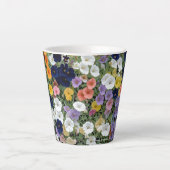 Bloemen op de veranda 2026 latte mok (Voorkant)