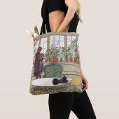 Bloemen op het ramen door Carl Larsson Tote Bag (Dichtbij)