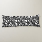 Bloemen op net 01.bx4 Black BG Lichaamskussen (Achterkant)