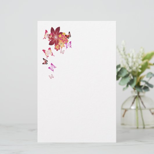 Bloemen op vlinder briefpapier (Staand voorkant)