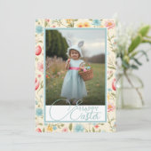 Bloemen Pastels Happy Easter Custom Foto Feestdagenkaart (Staand voorkant)