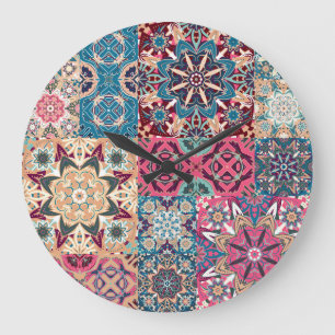 Bloemen patchwork:  geruit patroon. grote klok