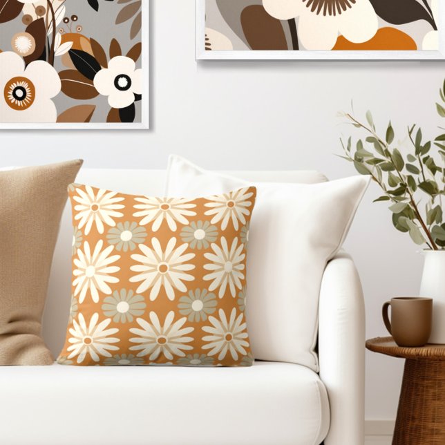 Bloemen Retro Kussen (Complete your elegant retro look with an exclusive Wild on Flowers Throw PIllow.)