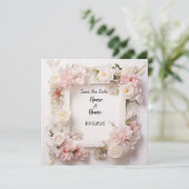 Bloemen roze en wit bruiloft uitnodiging (Staand voorkant)