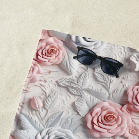 Bloemen roze wit monogram initiaal strandlaken (In situ)